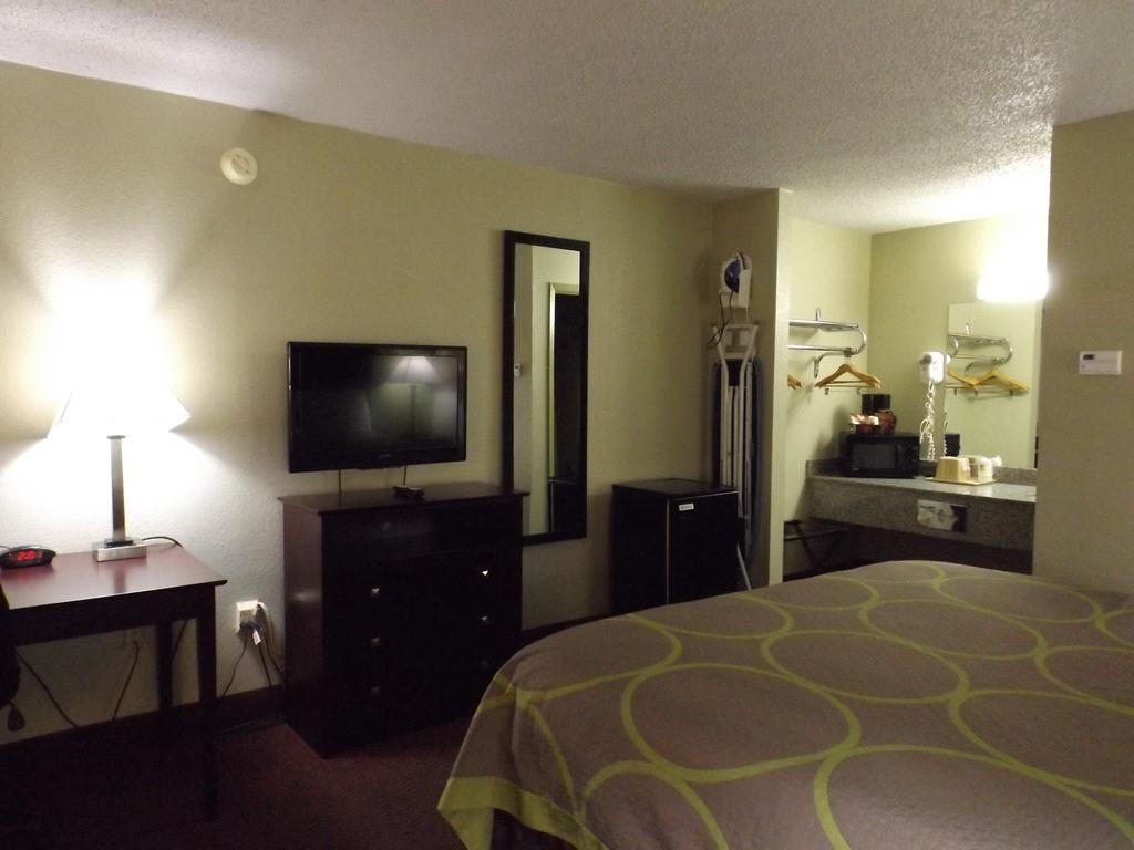 Super 8 By Wyndham Monticello Ar Motel Eksteriør bilde