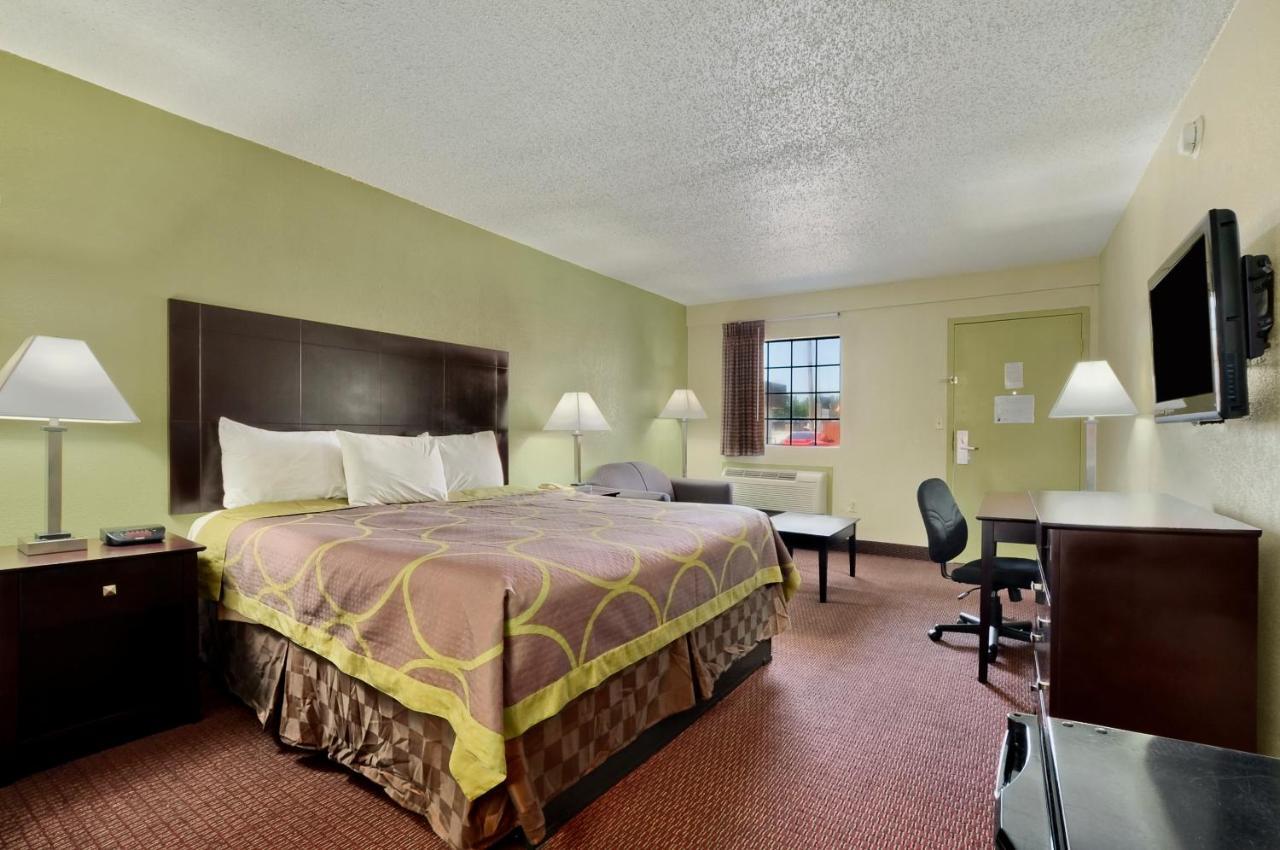 Super 8 By Wyndham Monticello Ar Motel Rom bilde